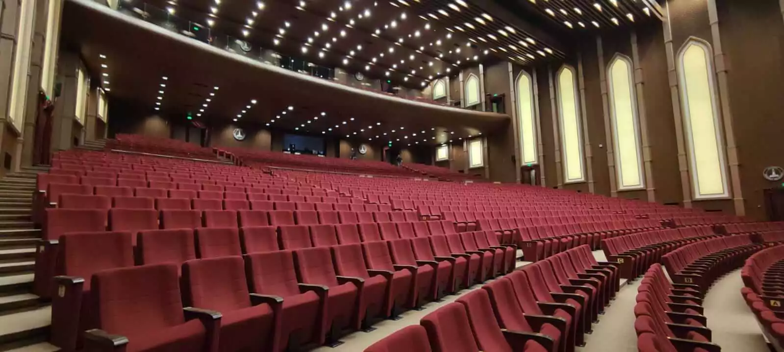 Modern Conference Seating for Professional Halls
